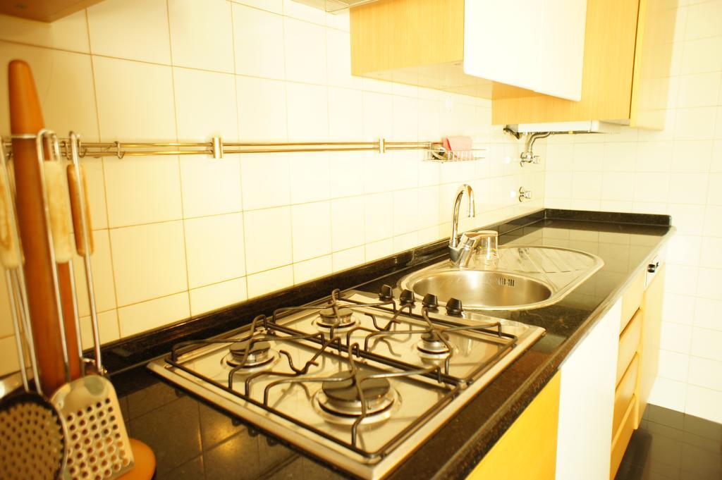 Modern Apartment Near The Bridge Lisbon Bagian luar foto