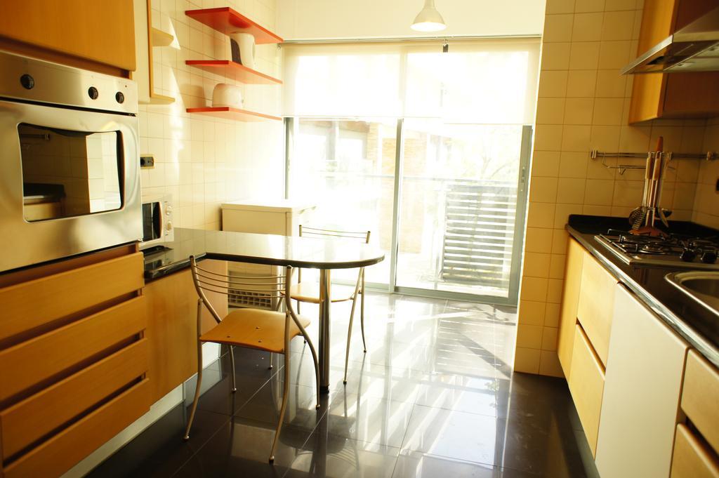 Modern Apartment Near The Bridge Lisbon Bagian luar foto