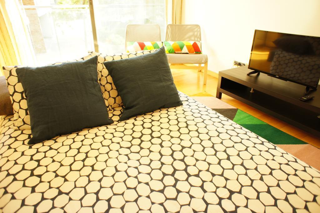 Modern Apartment Near The Bridge Lisbon Bagian luar foto
