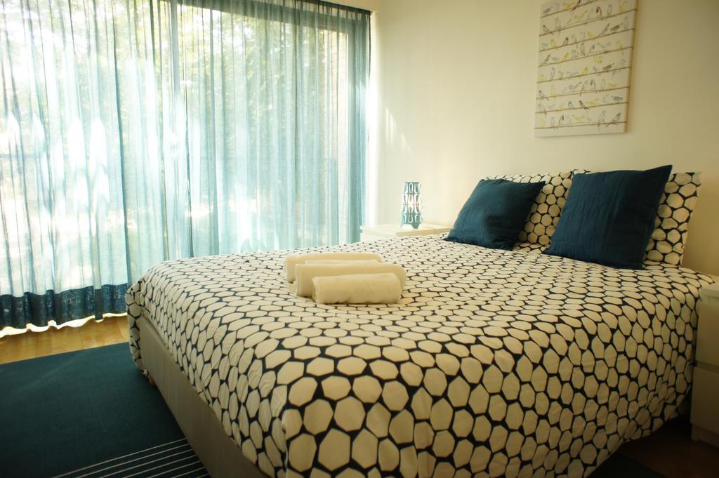Modern Apartment Near The Bridge Lisbon Bagian luar foto